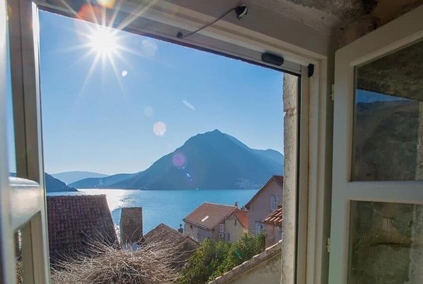 Old Vine House, Perast