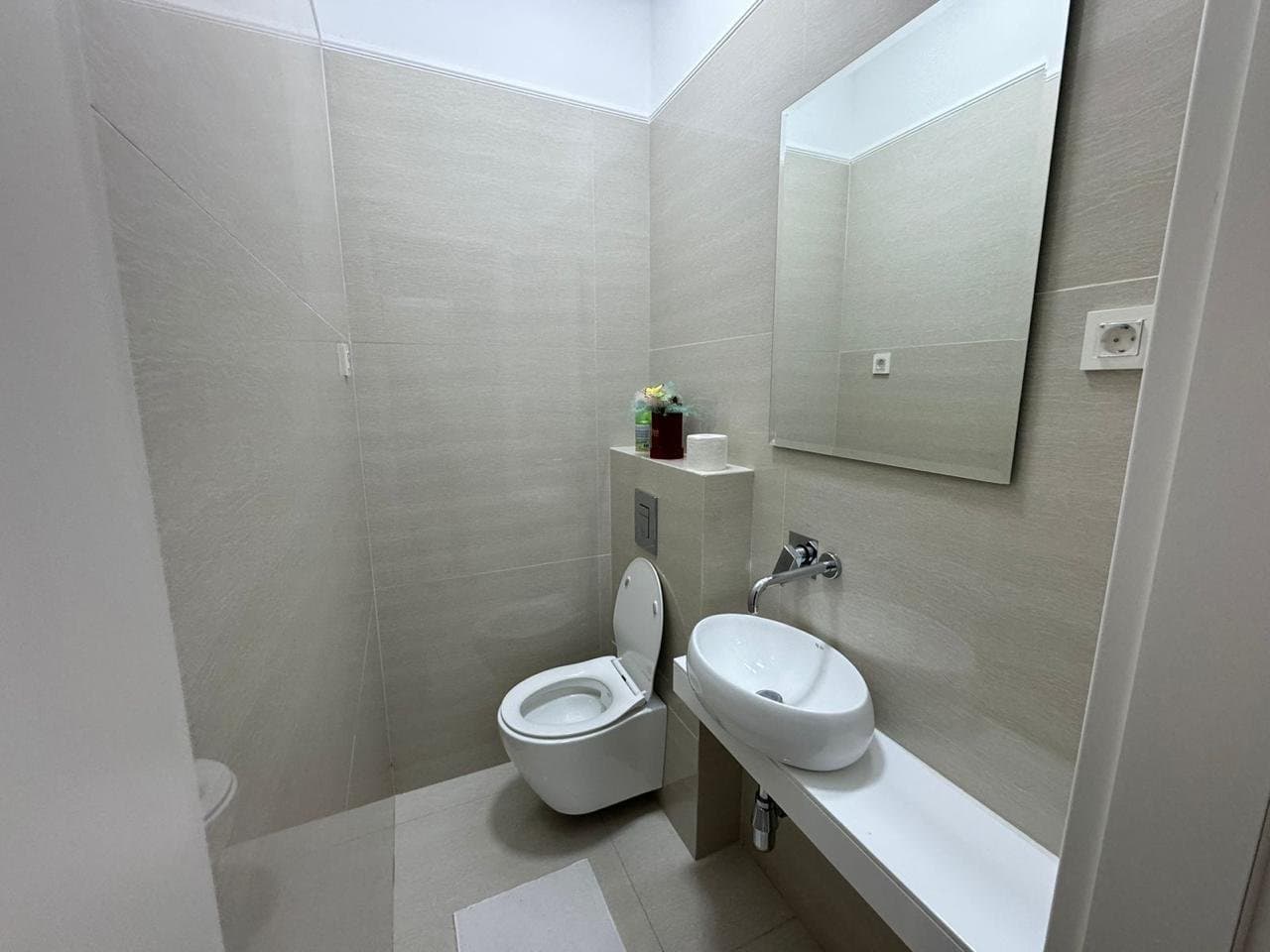 Apartment with 2 bedrooms, 65.00 m2 in Bečići, Budva Okolina