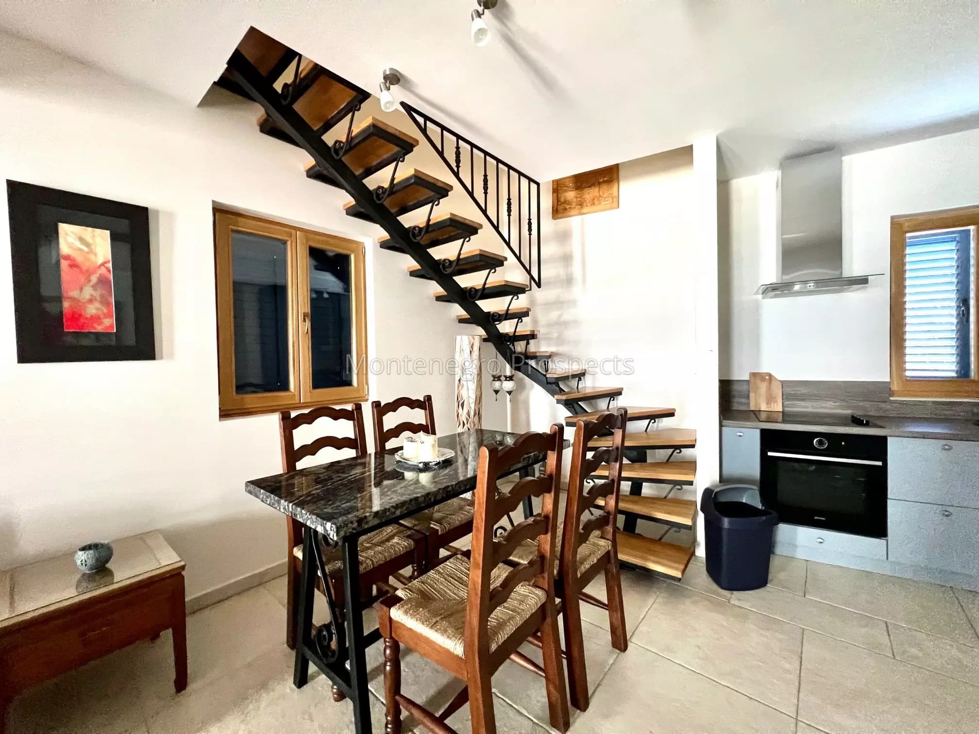 Četiri prostrana stana sa pogledom na more, Krašići