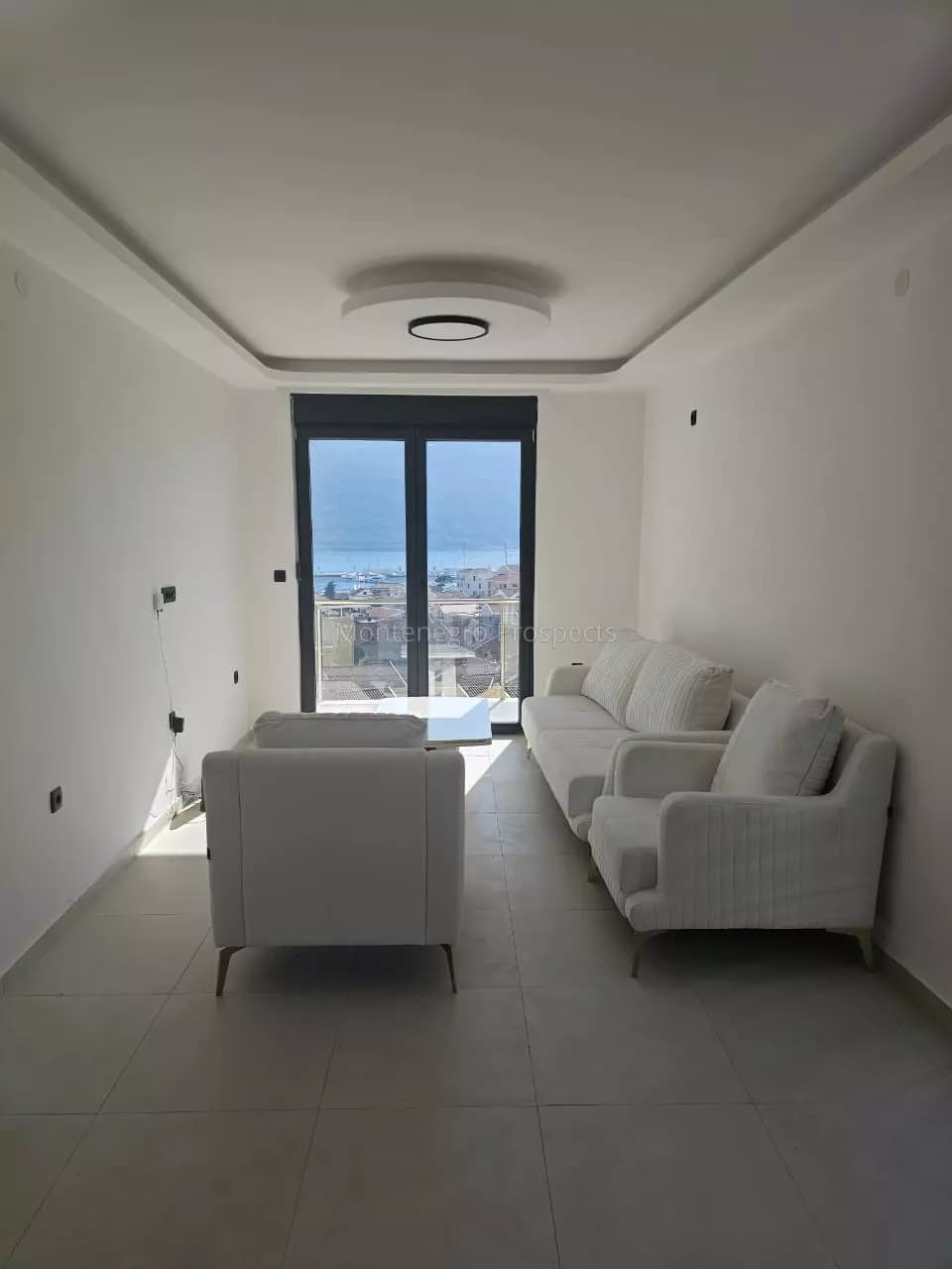 Dva nova jednosobna stana u Đenovićima na 350m od mora