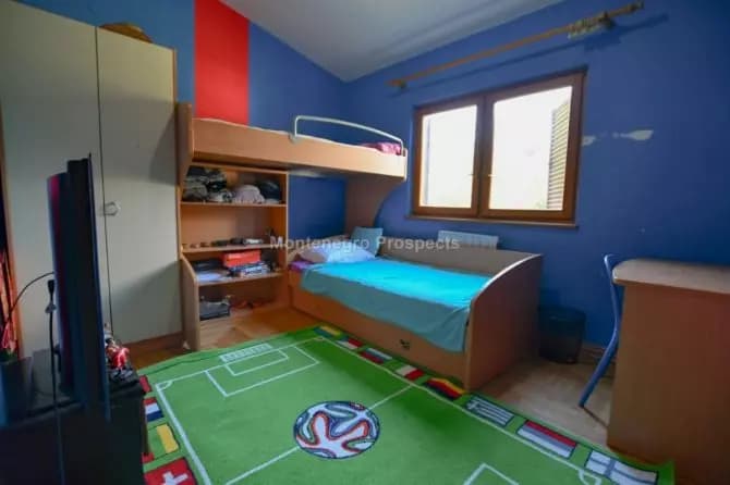 Dvije kuće sa velikim placem, Ilino, Bar