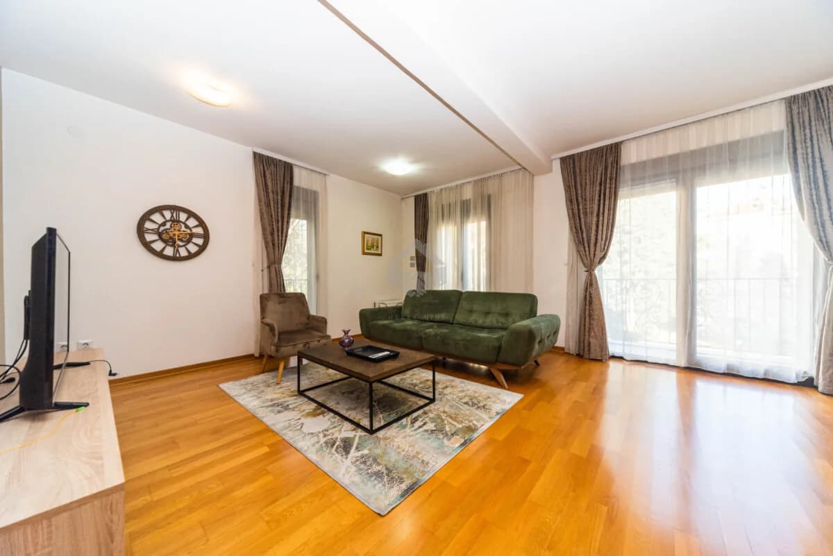 Dvosoban namješten stan 70m2, Centar – Podgorica