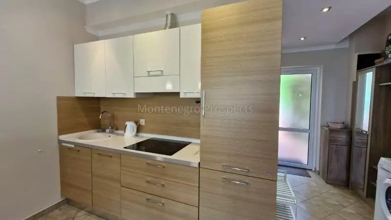 Dvosoban stan sa pogledom na more – Kotor, Orahovac