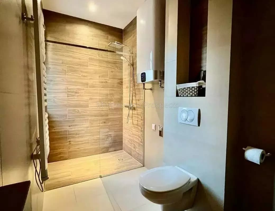 Dvosoban stan u kompleksu sa bazenom, Bečići