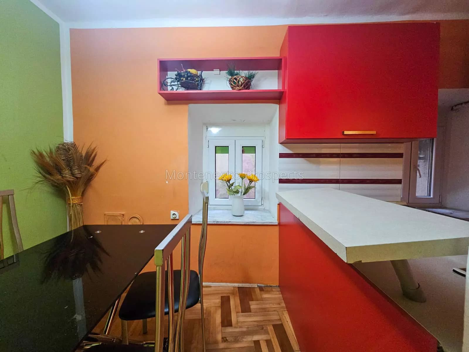 Dvosoban stan u Starom gradu na mirnoj i pristupačnoj lokaciji, Kotor