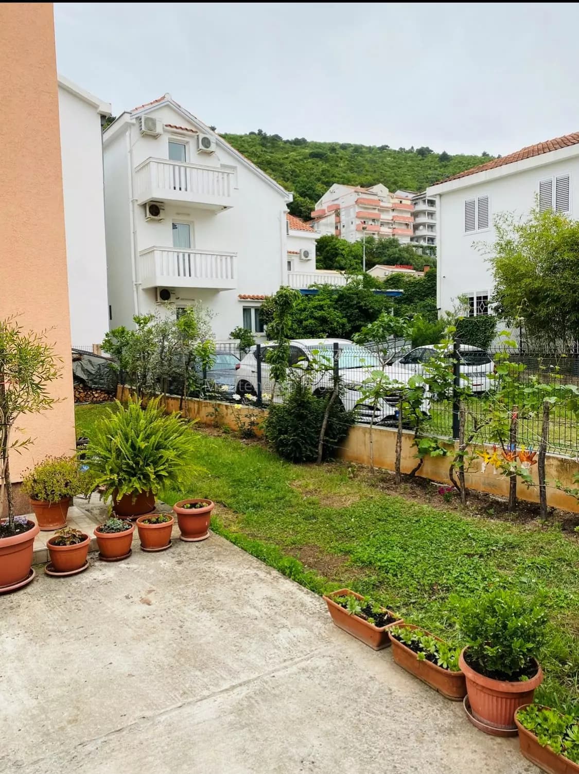 Dvospratna kuća na odličnoj lokaciji u Budvi