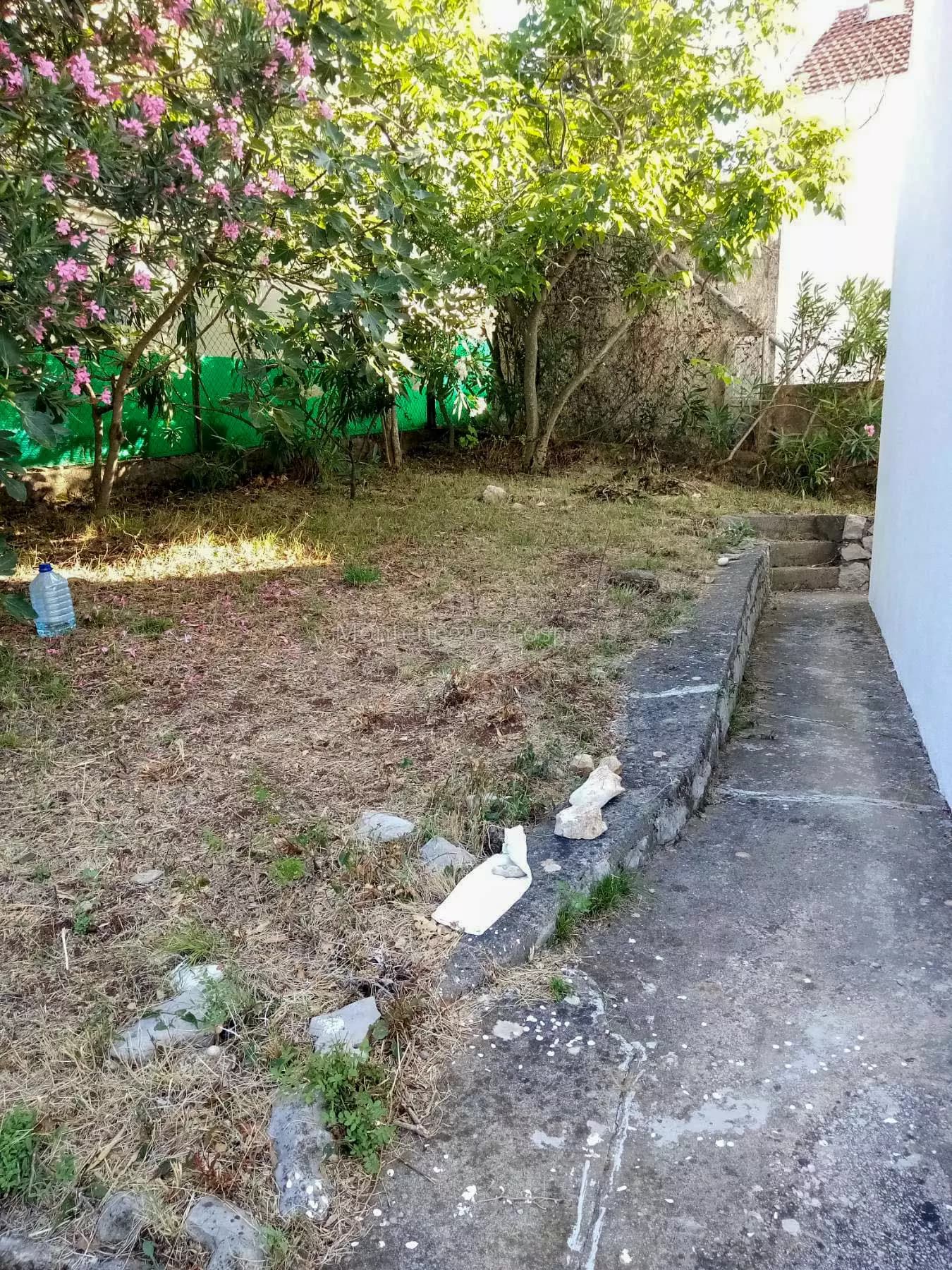 Dvospratna kuca sa pogledom na more, Bar