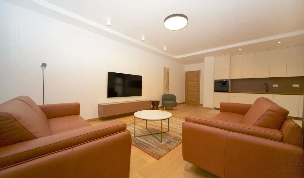 Izdavanje, trosoban stan, 104m², City Kvart, Podgorica
