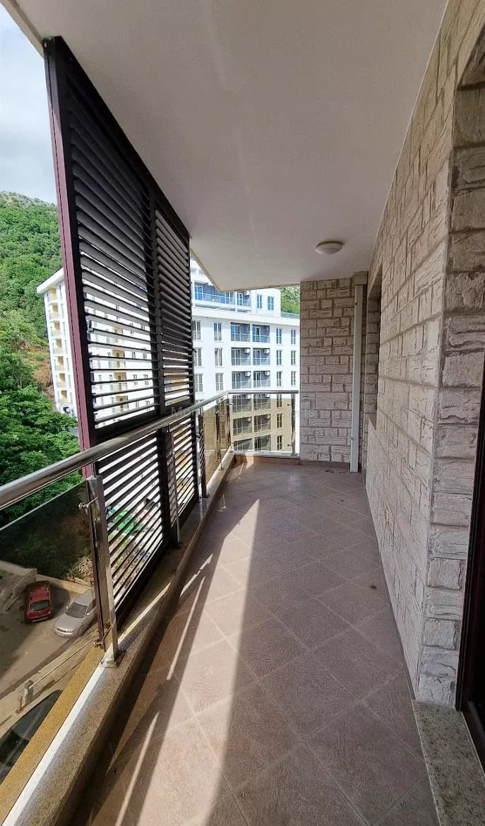 Jednosoban stan u kompleksu u Bečićima