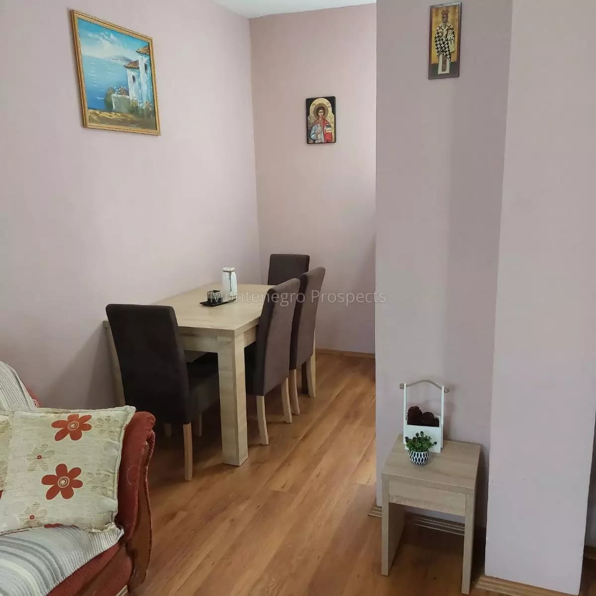 Kuca na Zabljaku u idilicnom zelenom okruzenju