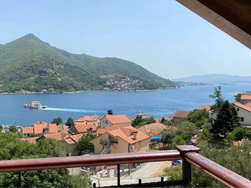 Kuća s predivnim pogledom na more u Kamenarima, Herceg Novi