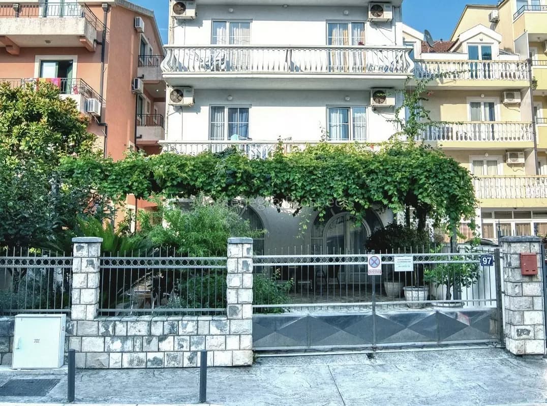 Mini hotel u Budvi na pješačkoj udaljenosti od mora