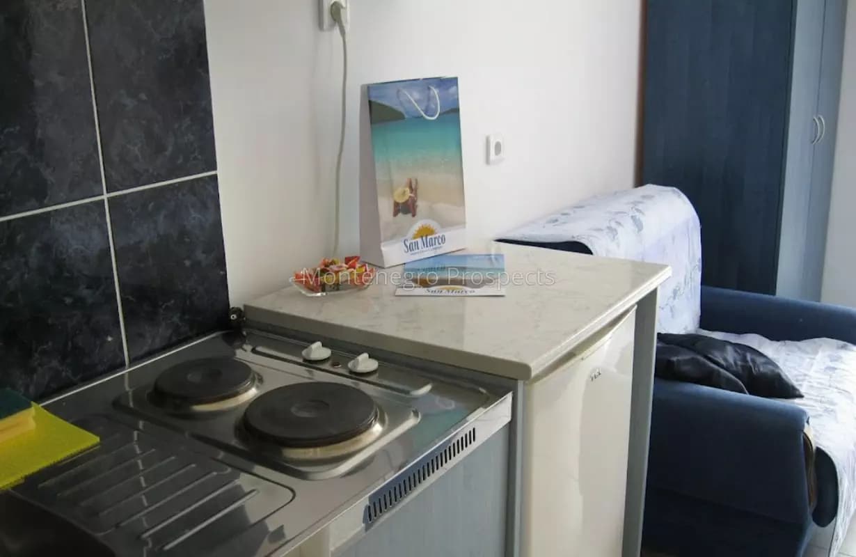 Na prodaju apart-hotel u Bečićima na odličnoj lokaciji