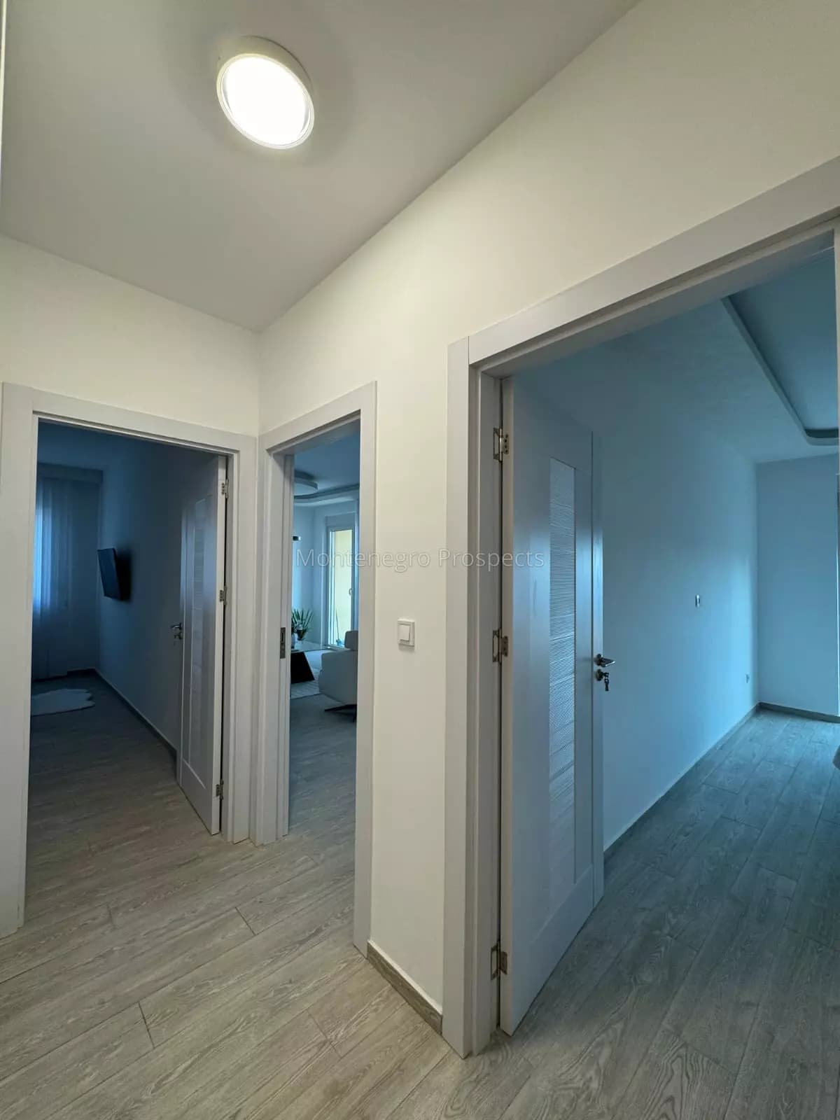 Nov dvosoban stan u Becicima sa pogledom na more