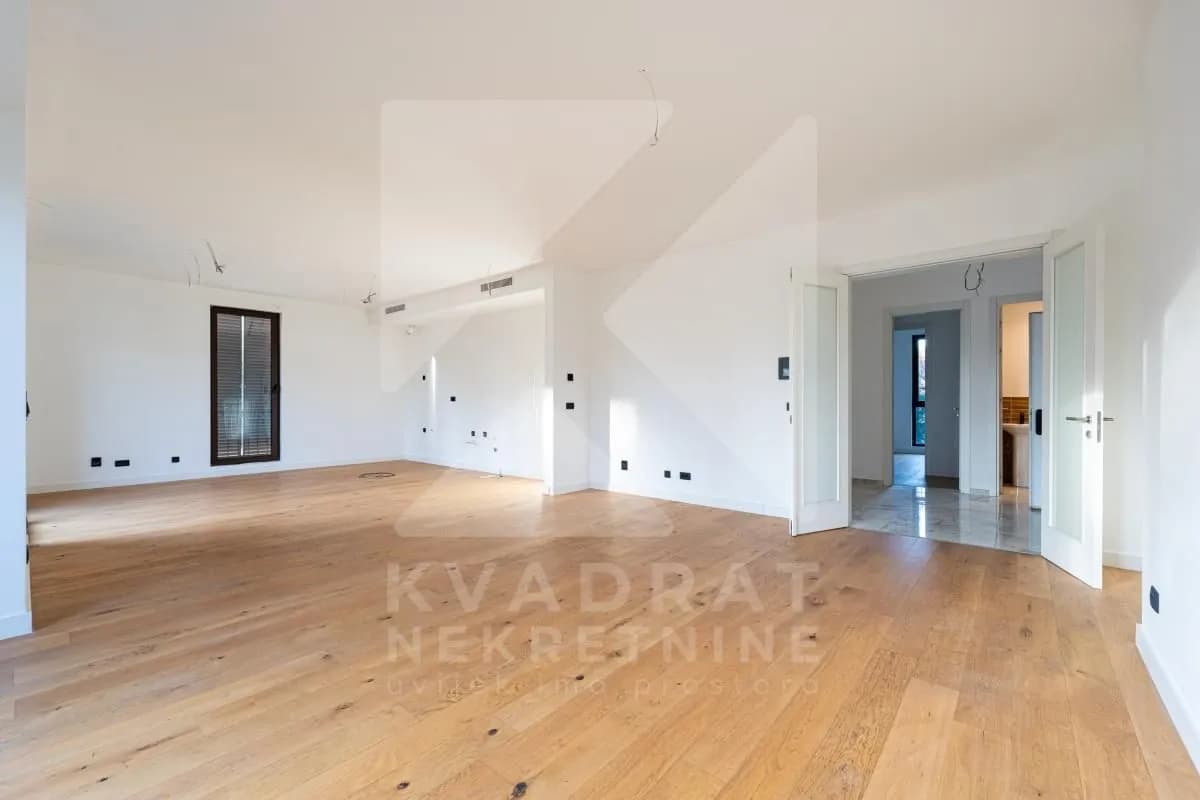 Prodaja, trosoban stan, 137m², Stara Varoš, Podgorica