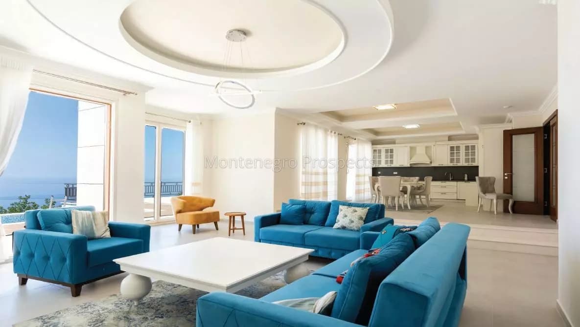 Prodaje se luksuzna vila u Reževićima