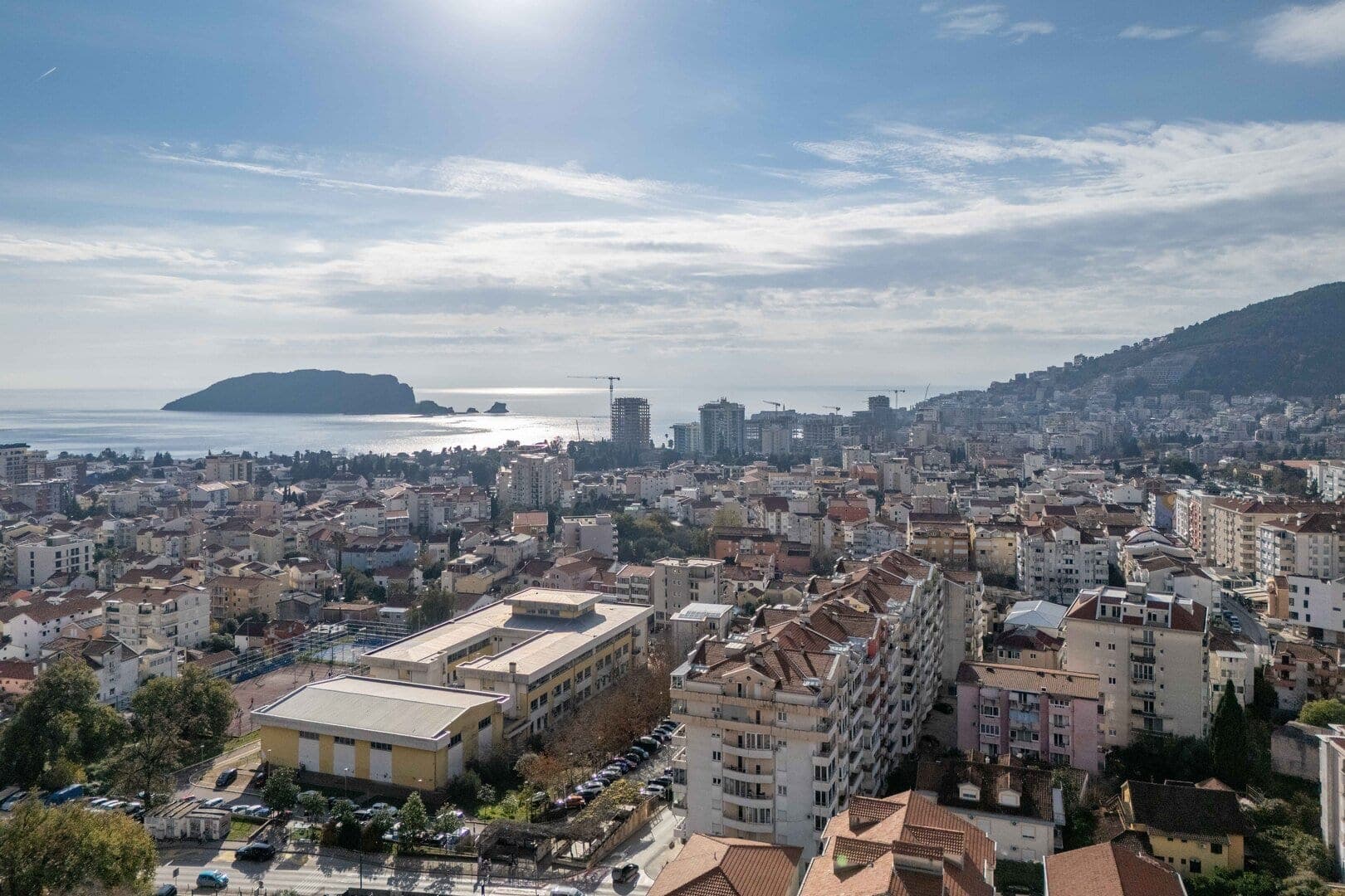 Prostran jednosoban stan sa pogledom na more, Budva
