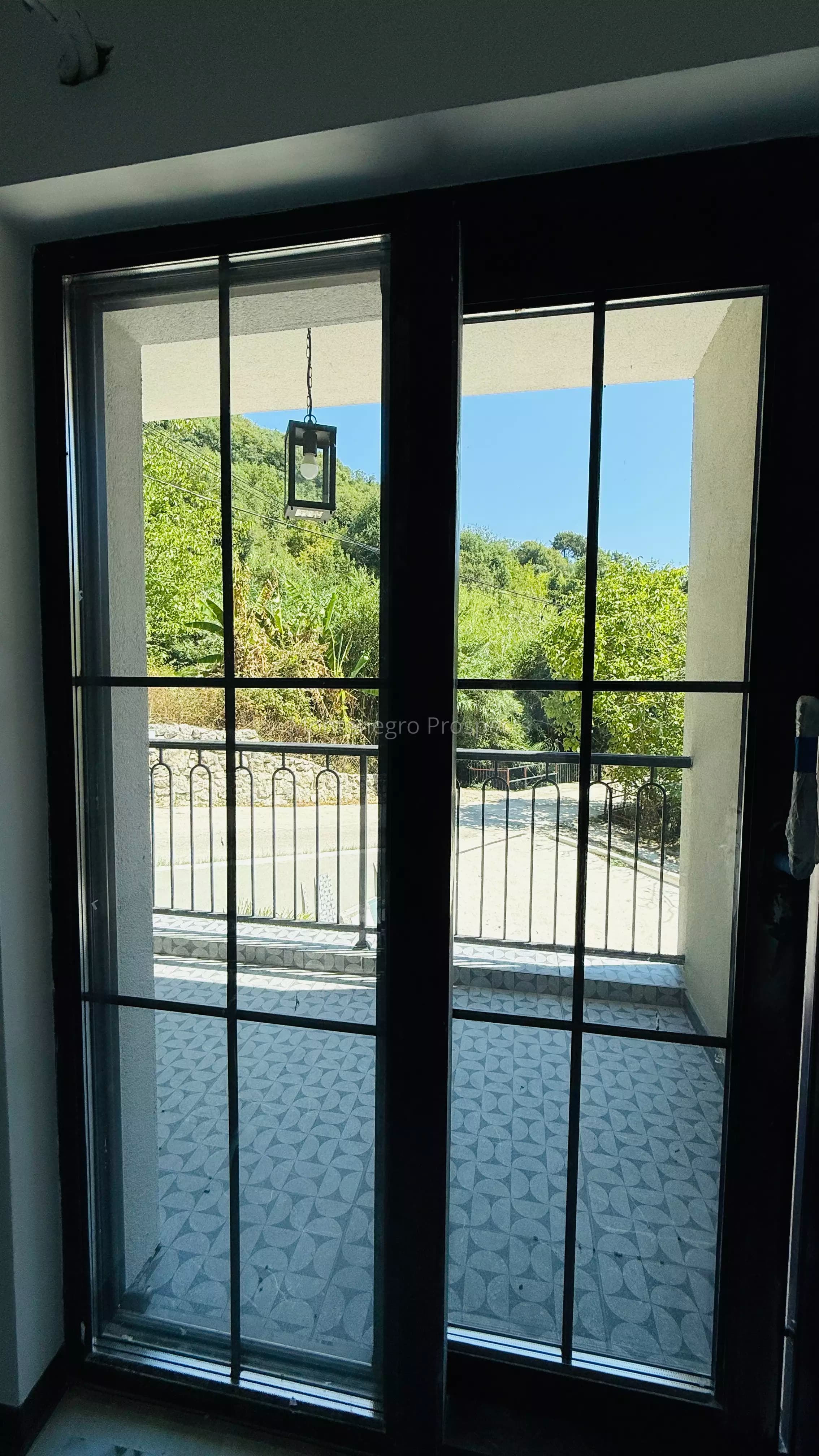 Prostran trosoban stan sa pogledom na planine, Herceg Novi