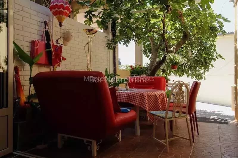 Renovirana porodična kuća, Sutomore