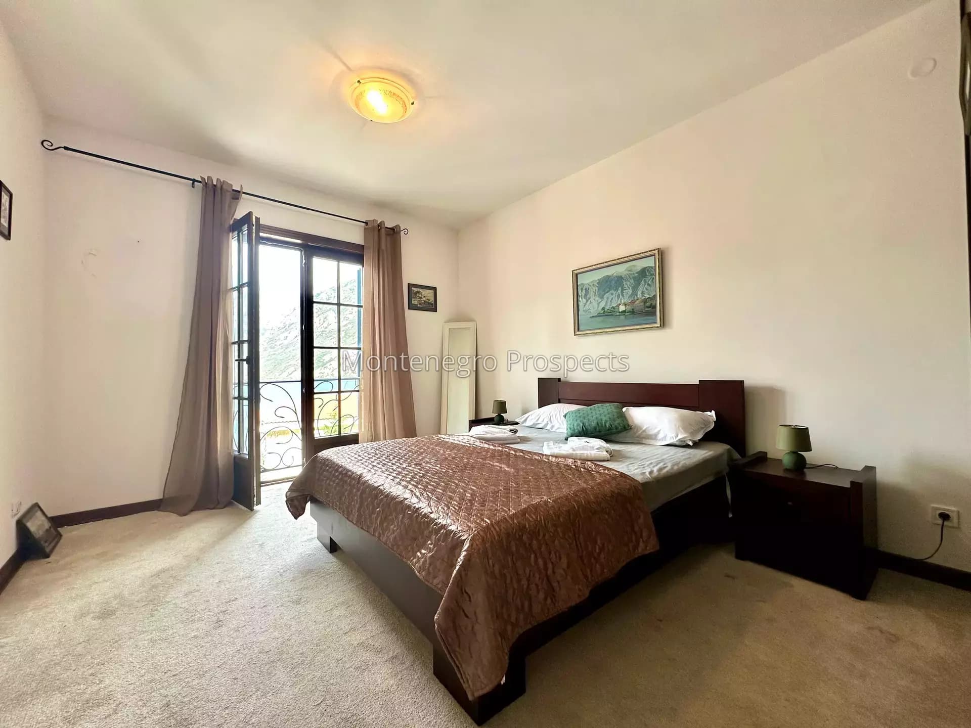 Sjajan trosoban stan sa bastom, bazenom, i pogledom na more, Kostanjica