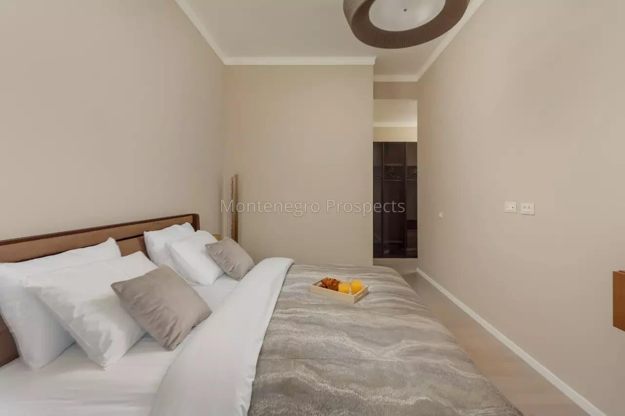 Trosoban penthaus sa panoramskim pogledom na zaliv, Dobrota, Kotor