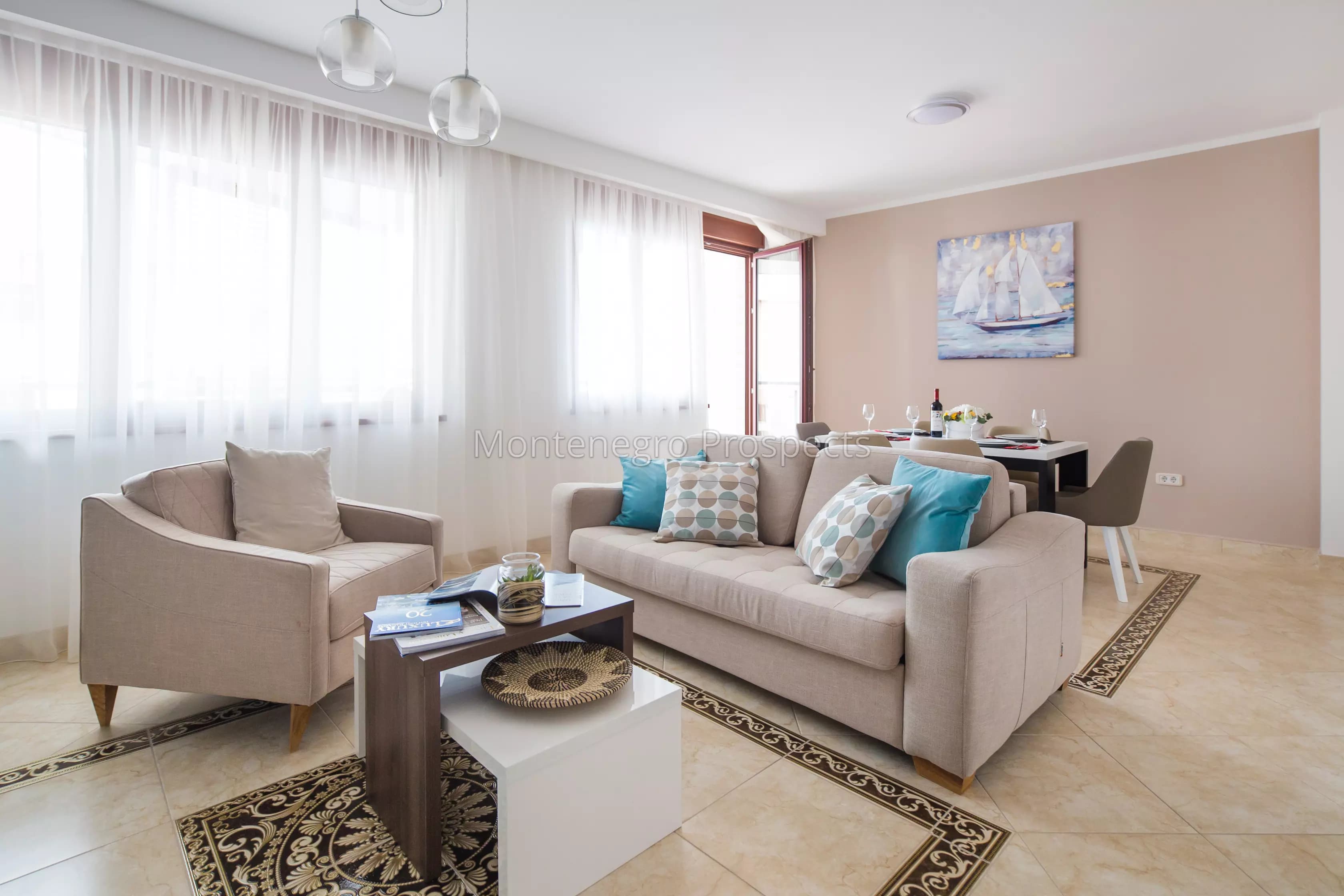 Veliki jednosoban stan u zgradi sa bazenom, Bečići