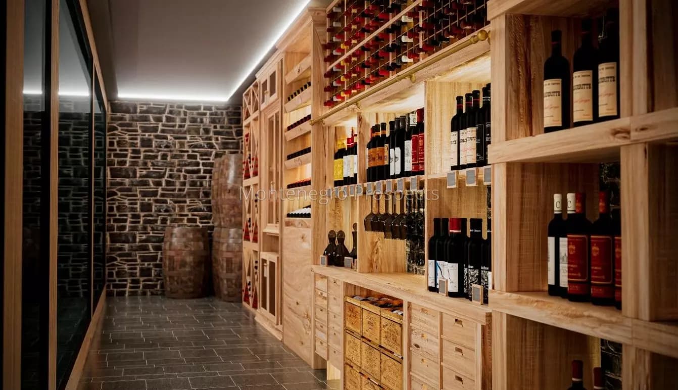 Vila sa bazenom na prodaju u kompleksu Bay View Village, Herceg Novi