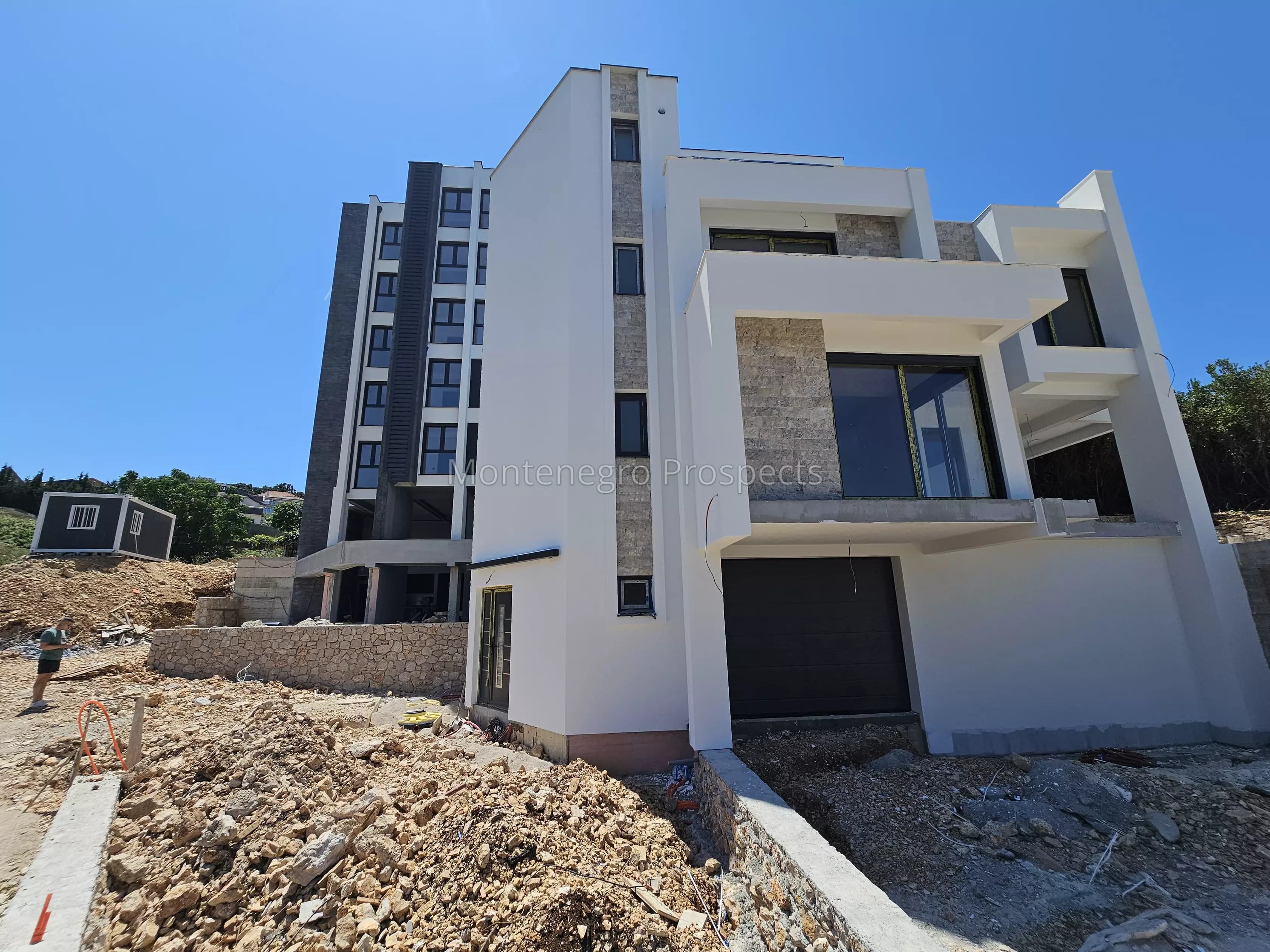 Vila u izgradnji sa bazenom i pogledom na more, Utjeha